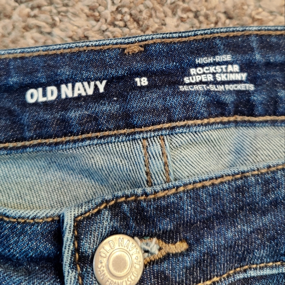 Old Navy High Rise Secret Slim Skinny Jeans - Picture 5 of 5
